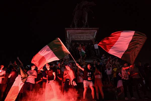 Italians celebrate the EURO 2020 trophy