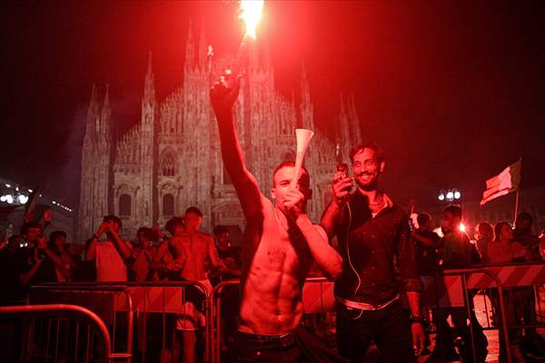 Italians celebrate the EURO 2020 trophy