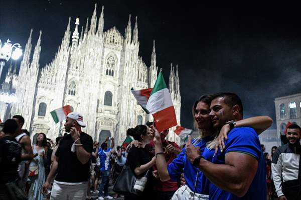 Italians celebrate the EURO 2020 trophy