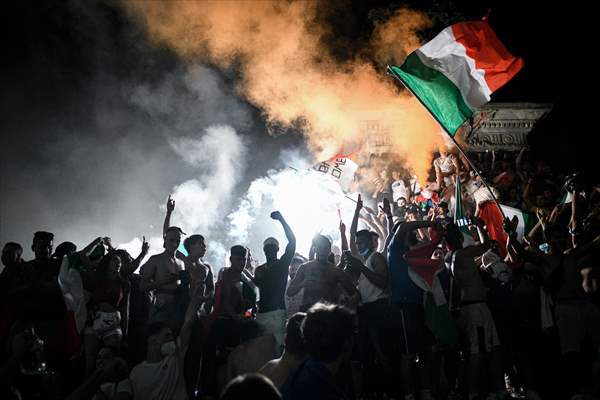 Italians celebrate the EURO 2020 trophy