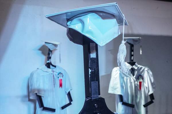 Cyber Graduation Robots in Philippines