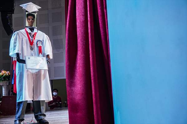 Cyber Graduation Robots in Philippines