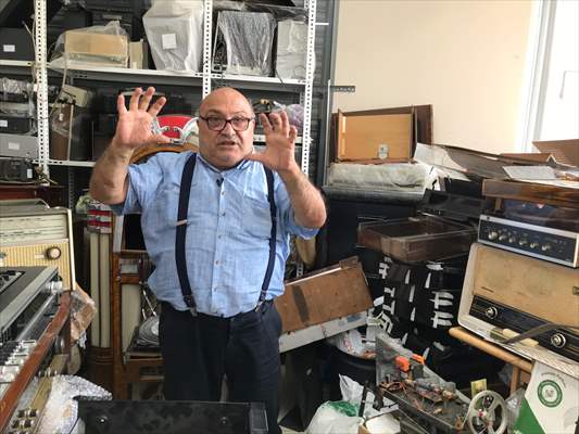 Antika radyo ve pikaplar, Arto Usta'nın elinde yarım asırdır yeniden hayat buluyor