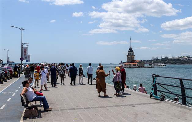 İstanbullular, bayramın son gününde de sahil, park ve bahçelerde vakit geçirdi