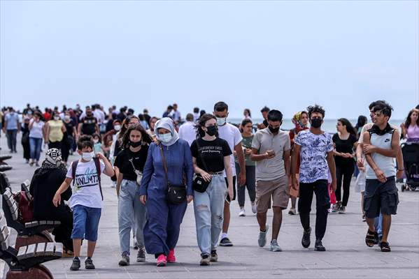 İstanbullular, bayramın son gününde de sahil, park ve bahçelerde vakit geçirdi