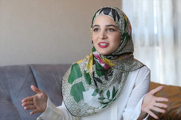 Suriye'deki iç savaştan kaçtı, Türkiye'de üniversiteyi birincilikle bitirdi