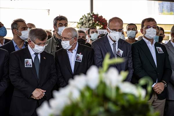 Eski Dışişleri Bakanı Turan Güneş'in eşi Nermin Güneş'in cenazesi toprağa verildi
