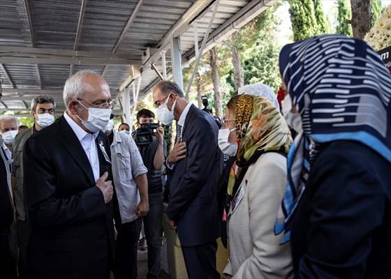 Eski Dışişleri Bakanı Turan Güneş'in eşi Nermin Güneş'in cenazesi toprağa verildi