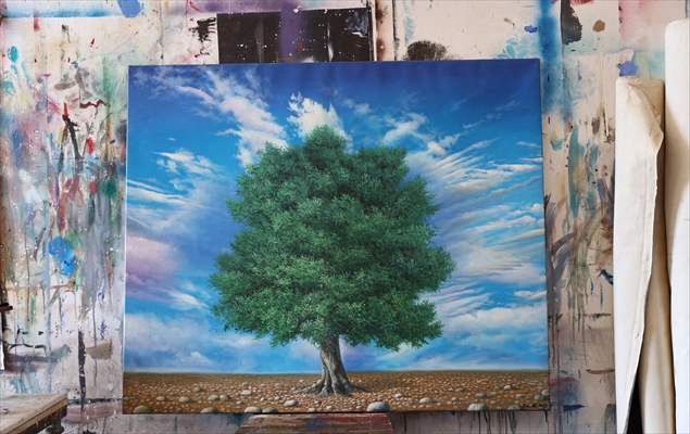 Ressam İsmail Acar, yanan ormanların ihyası için Bizim Dünyamız Vakfı'na eserini bağışladı