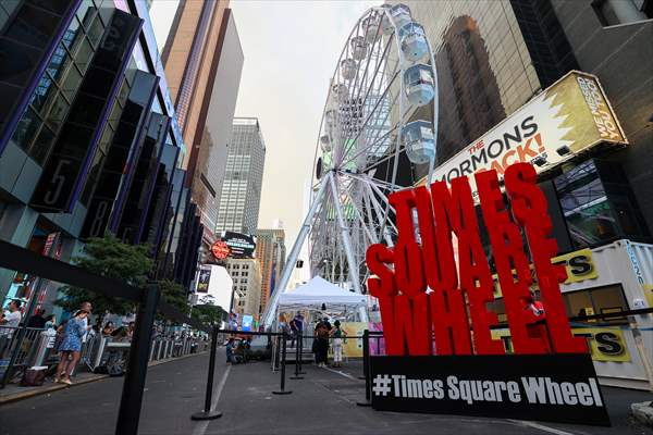 Times Square Ferris wheel opens