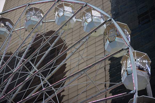 Times Square Ferris wheel opens