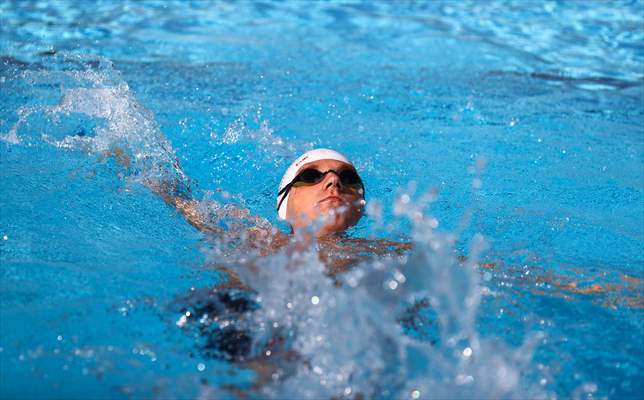 Günde 8 kilometre yüzen otizimli Artun, kulaçlarını milli forma için atıyor