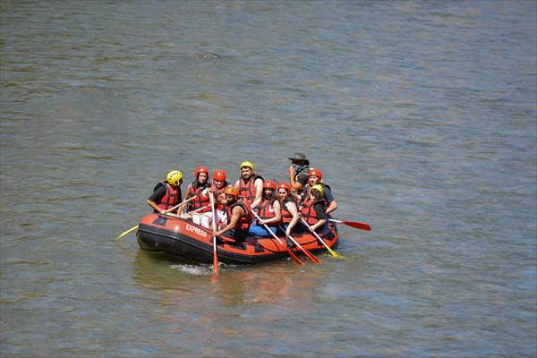 "Munzur Çayı" rafting tutkunları için çekim alanı oldu