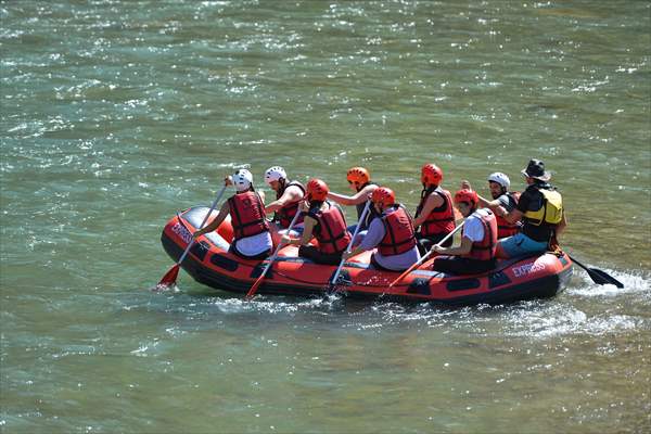 "Munzur Çayı" rafting tutkunları için çekim alanı oldu