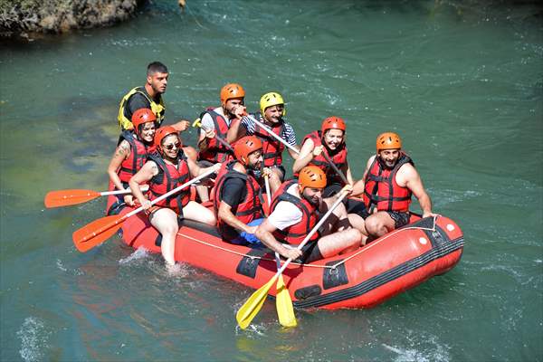 "Munzur Çayı" rafting tutkunları için çekim alanı oldu