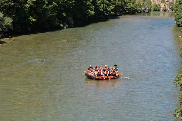 "Munzur Çayı" rafting tutkunları için çekim alanı oldu