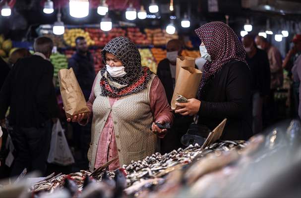 Fish market in Ankara after the beginning of fishing season