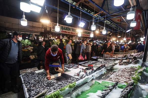 Fish market in Ankara after the beginning of fishing season