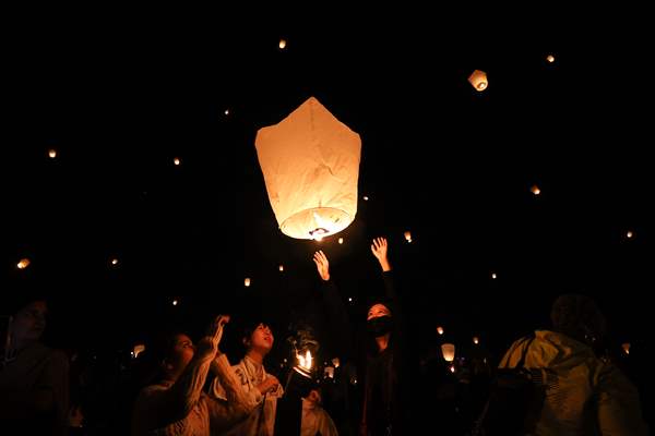Sky lantern lights festival