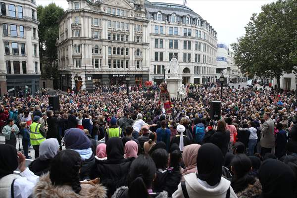 Little Amal, symbol of child refugees, reaches London