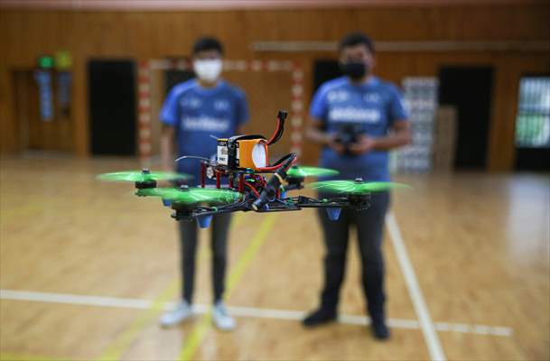 TEKNOFEST'te yarışan meslek lisesi öğrencileri İHA geliştirmek için iddialı