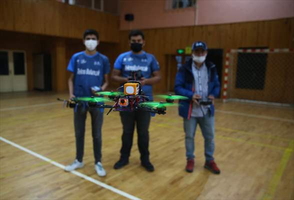 TEKNOFEST'te yarışan meslek lisesi öğrencileri İHA geliştirmek için iddialı