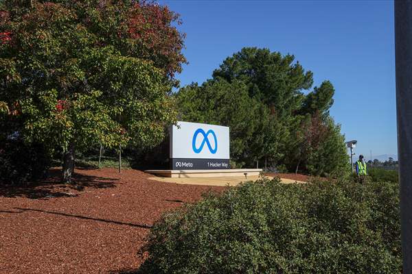 Facebook changes its company name to Meta