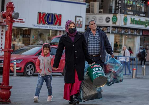 Recycling contributes family economy in Istanbul