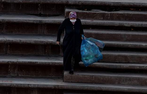 Recycling contributes family economy in Istanbul