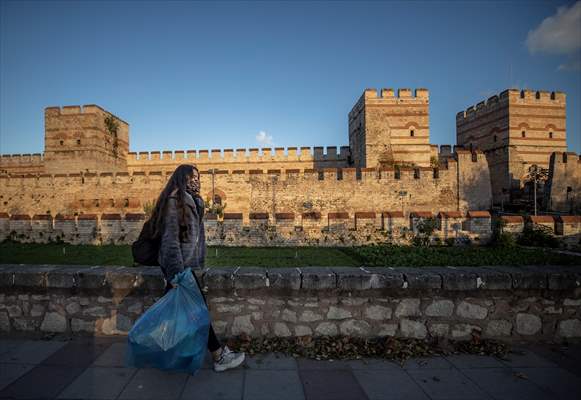 Recycling contributes family economy in Istanbul