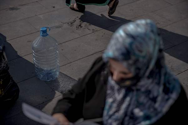 Recycling contributes family economy in Istanbul