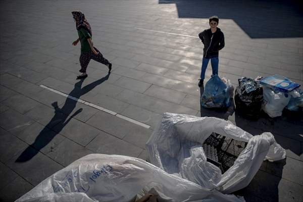 Recycling contributes family economy in Istanbul