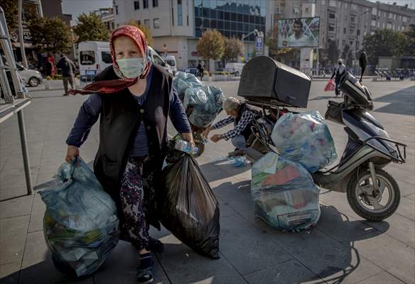 Recycling contributes family economy in Istanbul