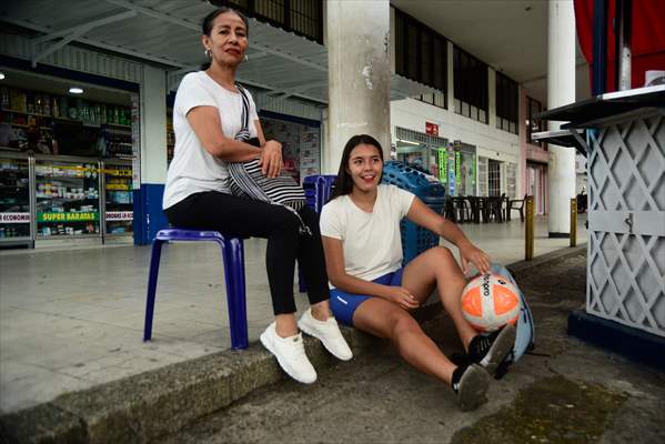 Maria Jose pay university bill with freestyle football