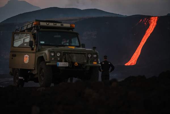 Cumbre Vieja volcano erupts in Spanish Canary Island of La Palma