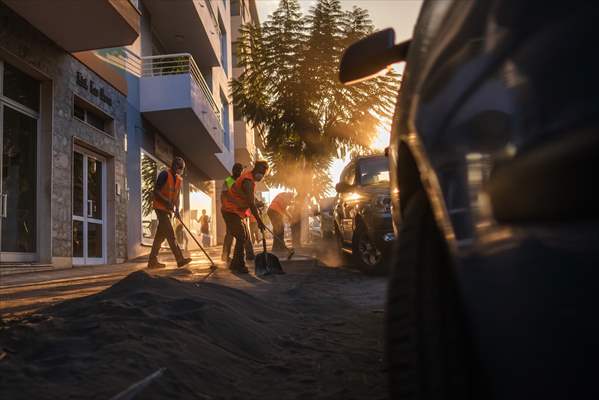 Cumbre Vieja volcano erupts in Spanish Canary Island of La Palma