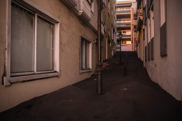 Cumbre Vieja volcano erupts in Spanish Canary Island of La Palma