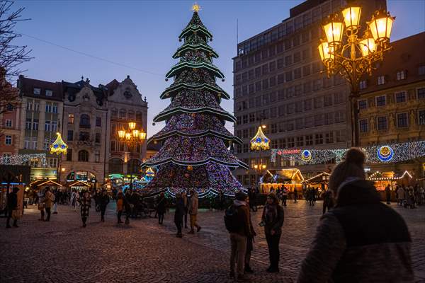Wroclaw christmas market operates as Covid infections rage in Poland