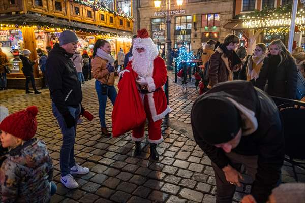 Wroclaw christmas market operates as Covid infections rage in Poland