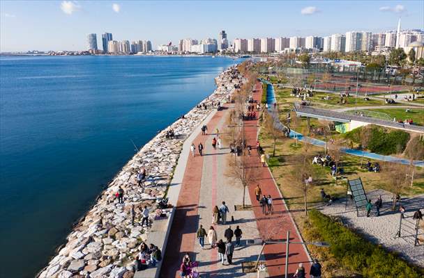 People enjoy sunny winter day in Izmir