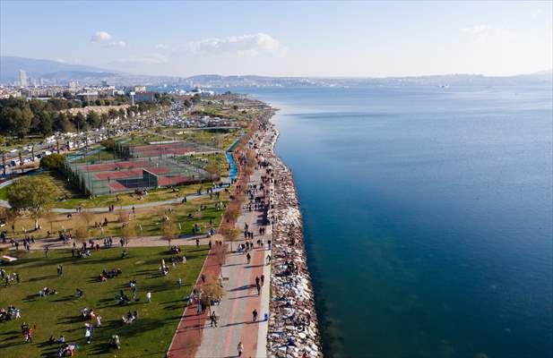People enjoy sunny winter day in Izmir