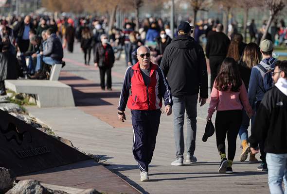 People enjoy sunny winter day in Izmir