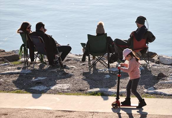 People enjoy sunny winter day in Izmir