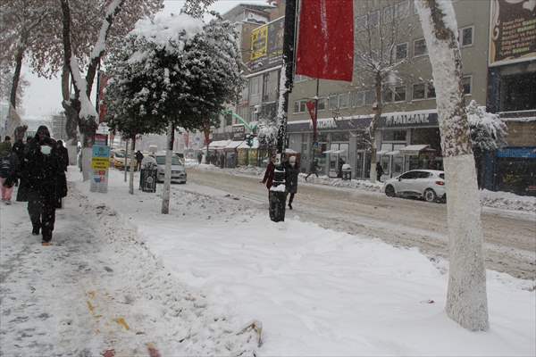 Malatya kent merkezinde kar kalınlığı 38 santimetreye ulaştı