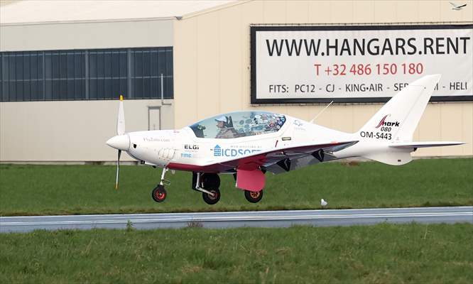 19-year-old woman pilot Zara Rutherford sets record for solo global flight