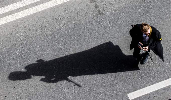 Sviatoslav Yurash: Ukrainian youngest parliament member at the streets with his weapon to defend Kyiv