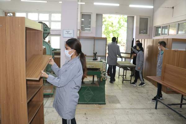 Adana'da yıl sonuna kadar kütüphanesiz okul kalmayacak