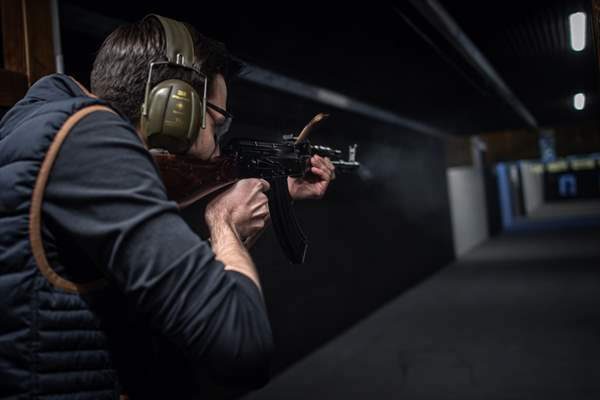 Volunteers' military training in Czech Republic's Brno