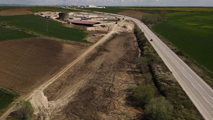 Edirne'de deposundan tarım arazilerine zift yayılan şirketin faaliyetleri durduruldu