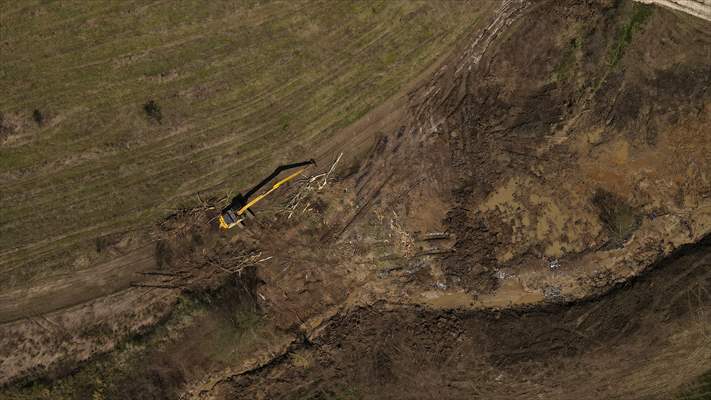 Edirne'de deposundan tarım arazilerine zift yayılan şirketin faaliyetleri durduruldu